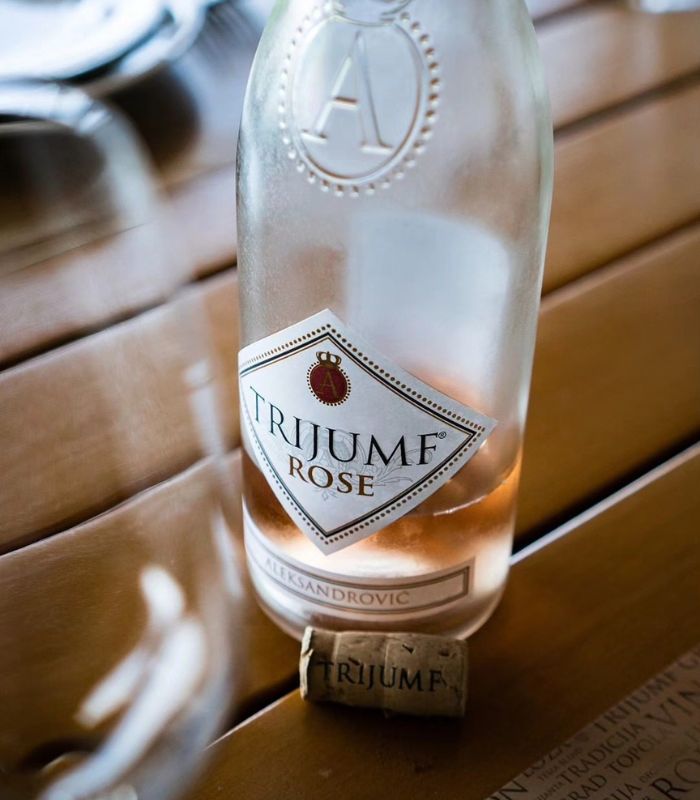 aleksandrovic trijumf rose serbien rakija vino