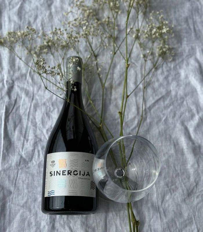 aleksic sinergija chardonnay weisswein rakija vino