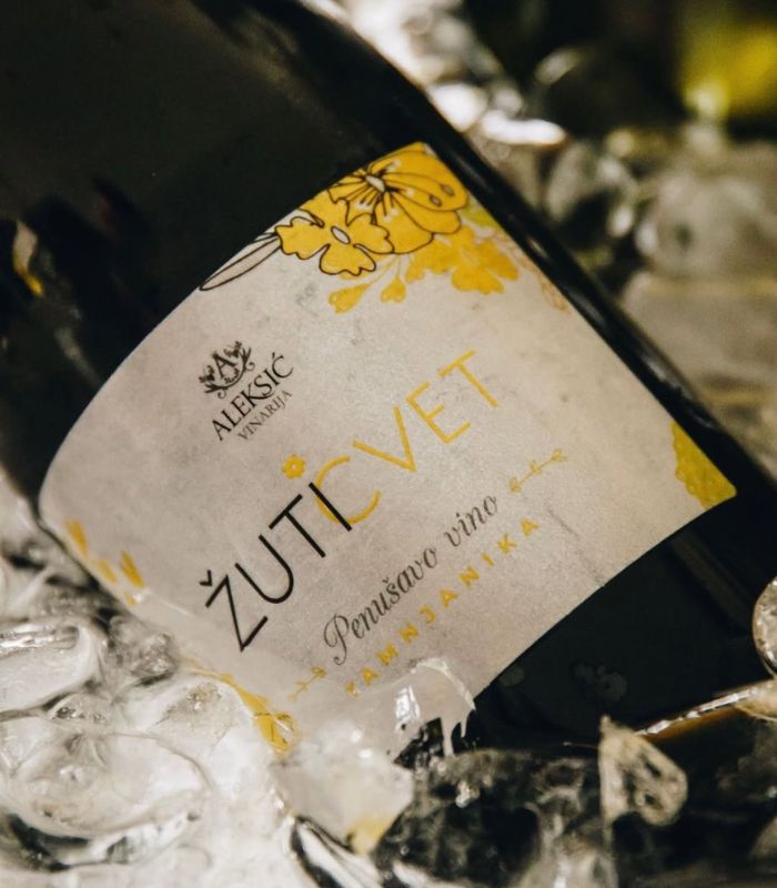 aleksic zuti cvet penusavo vino rakija vino