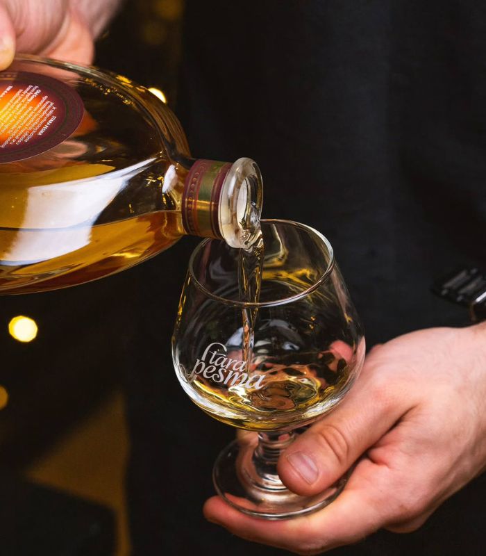 stara pesma slivovitz luxus edelbrand rakija vino