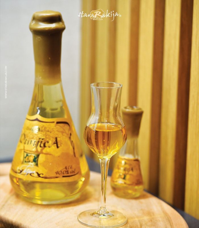stara rakija dunjica serbien rakija vino
