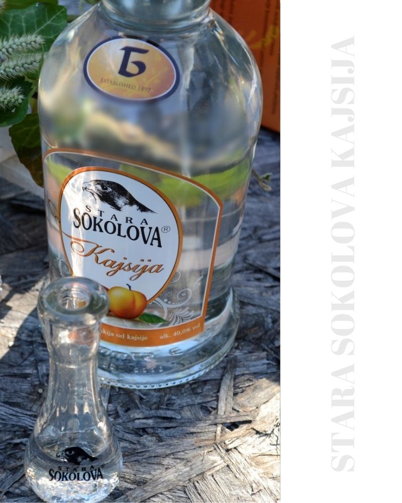 stara sokolova kajsija obstbrand serbien rakija vino