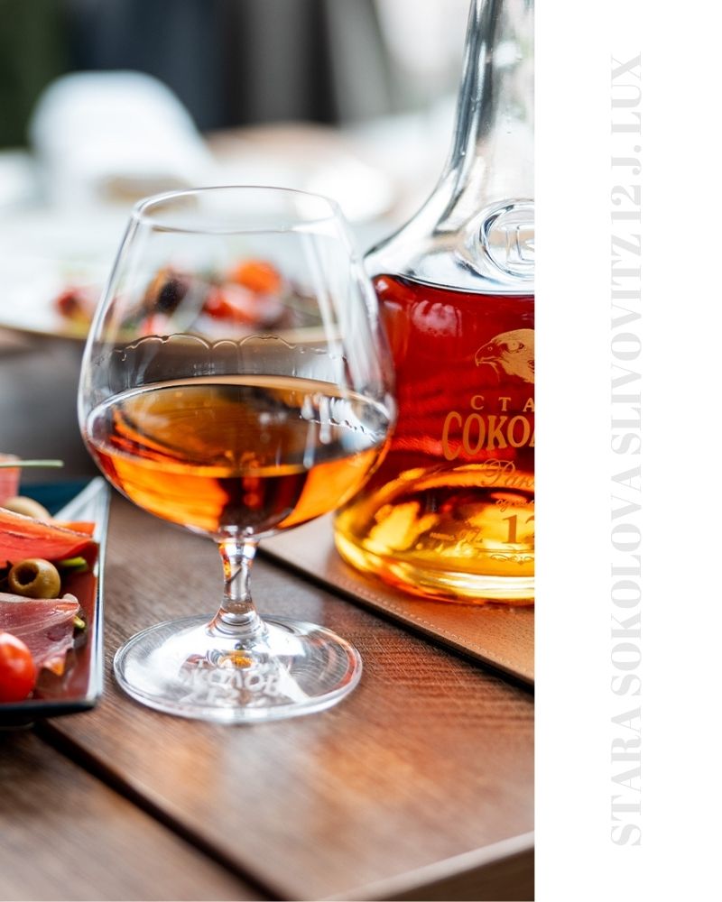 stara sokolova slivovitz 12 j lux serbien rakija vino