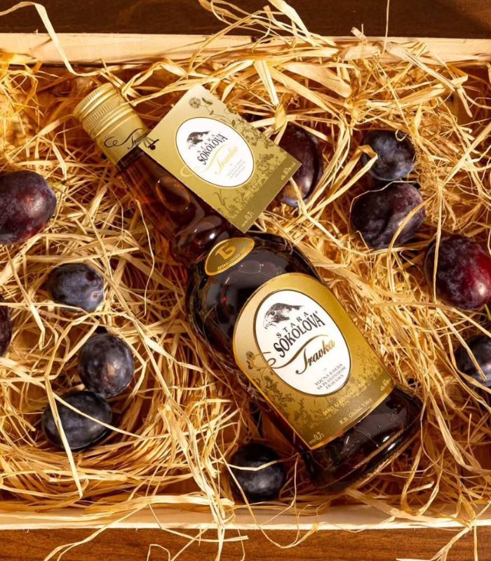 stara sokolova travarica kraeuterbrand rakija vino