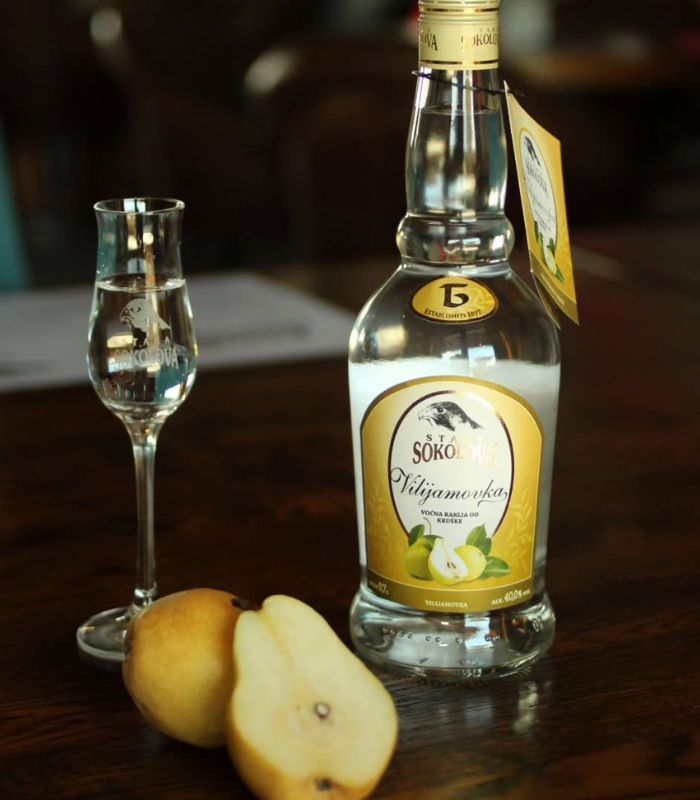 stara sokolova viljamovka williamsbirne rakija vino
